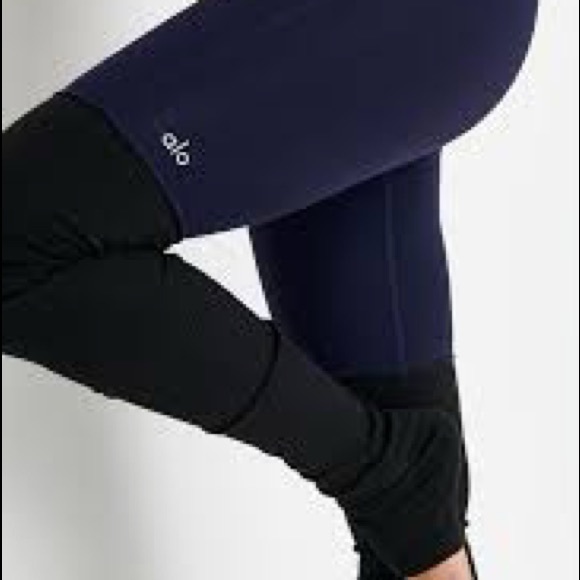 Alo Yoga goddess legging - Picture 3 of 4